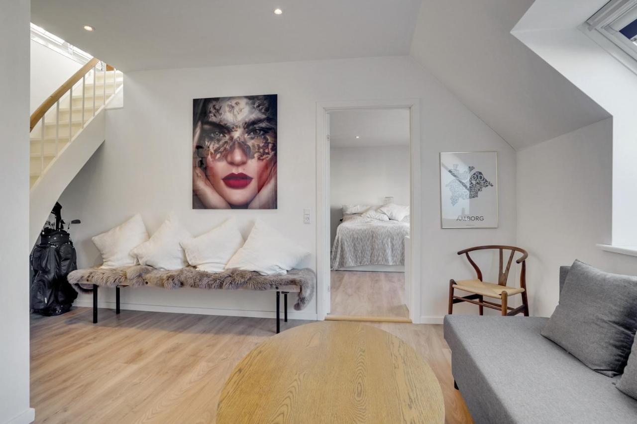 Bath Tub Penthouse In The City Aalborg Luaran gambar